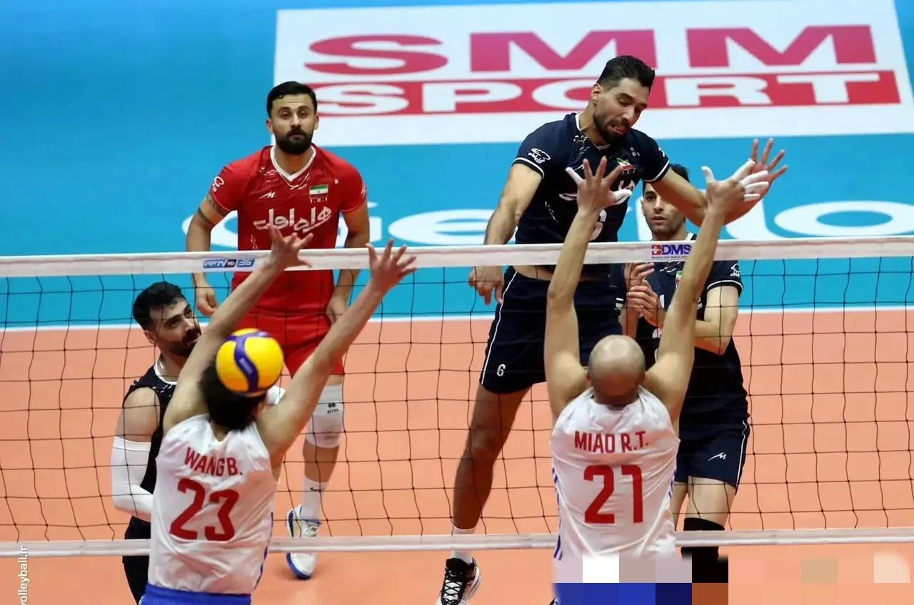 Kaiyun Esports-红蓝队伍在强劲对手面前表现抢眼